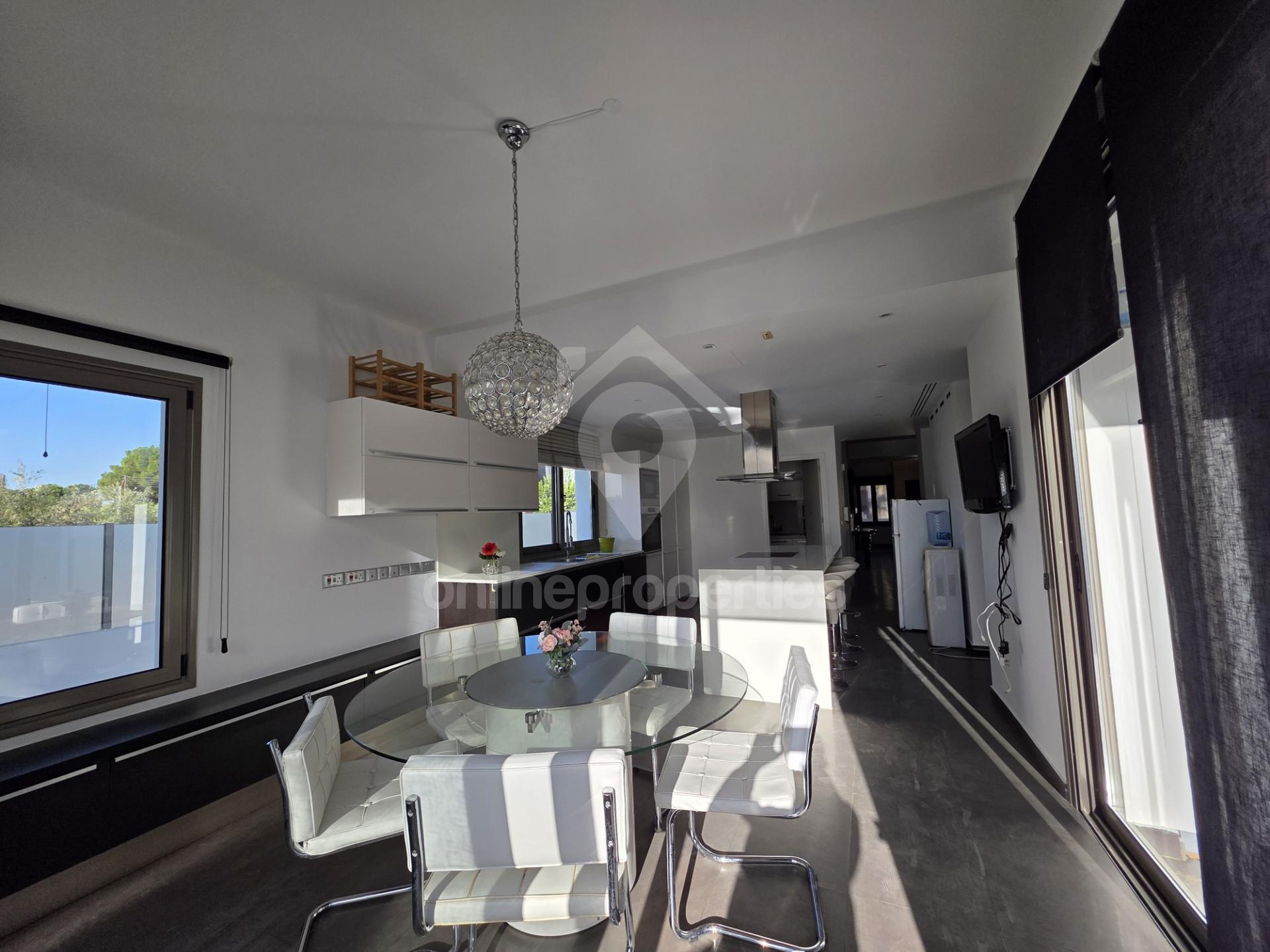 To change image, hover mouse over thumbnails below