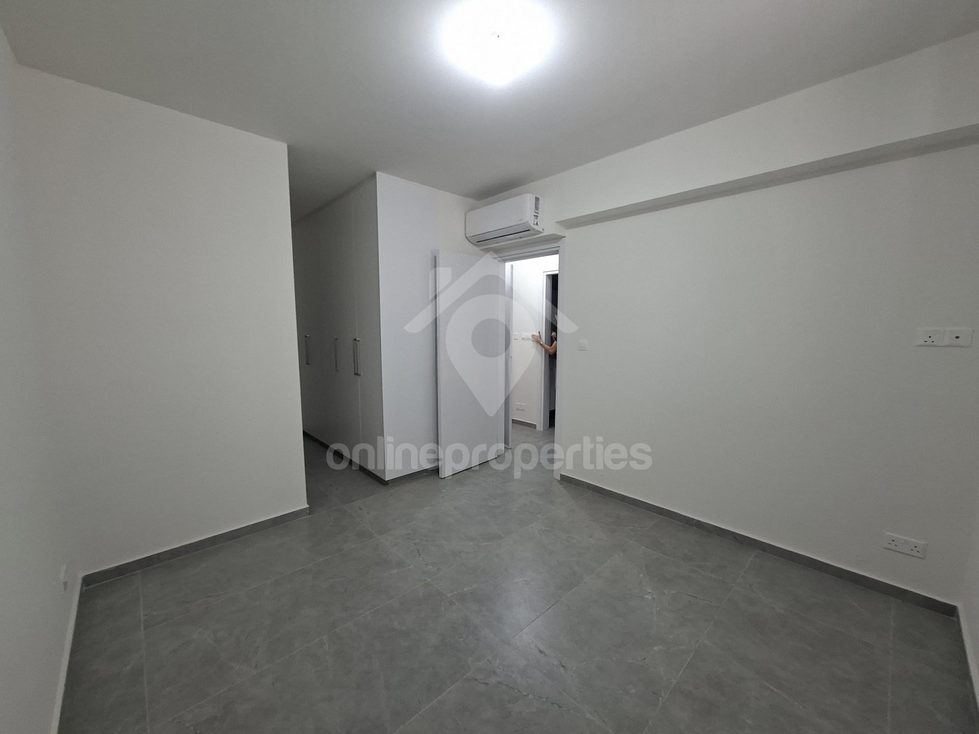 To change image, hover mouse over thumbnails below