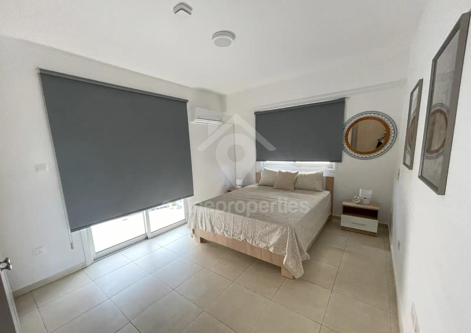 To change image, hover mouse over thumbnails below