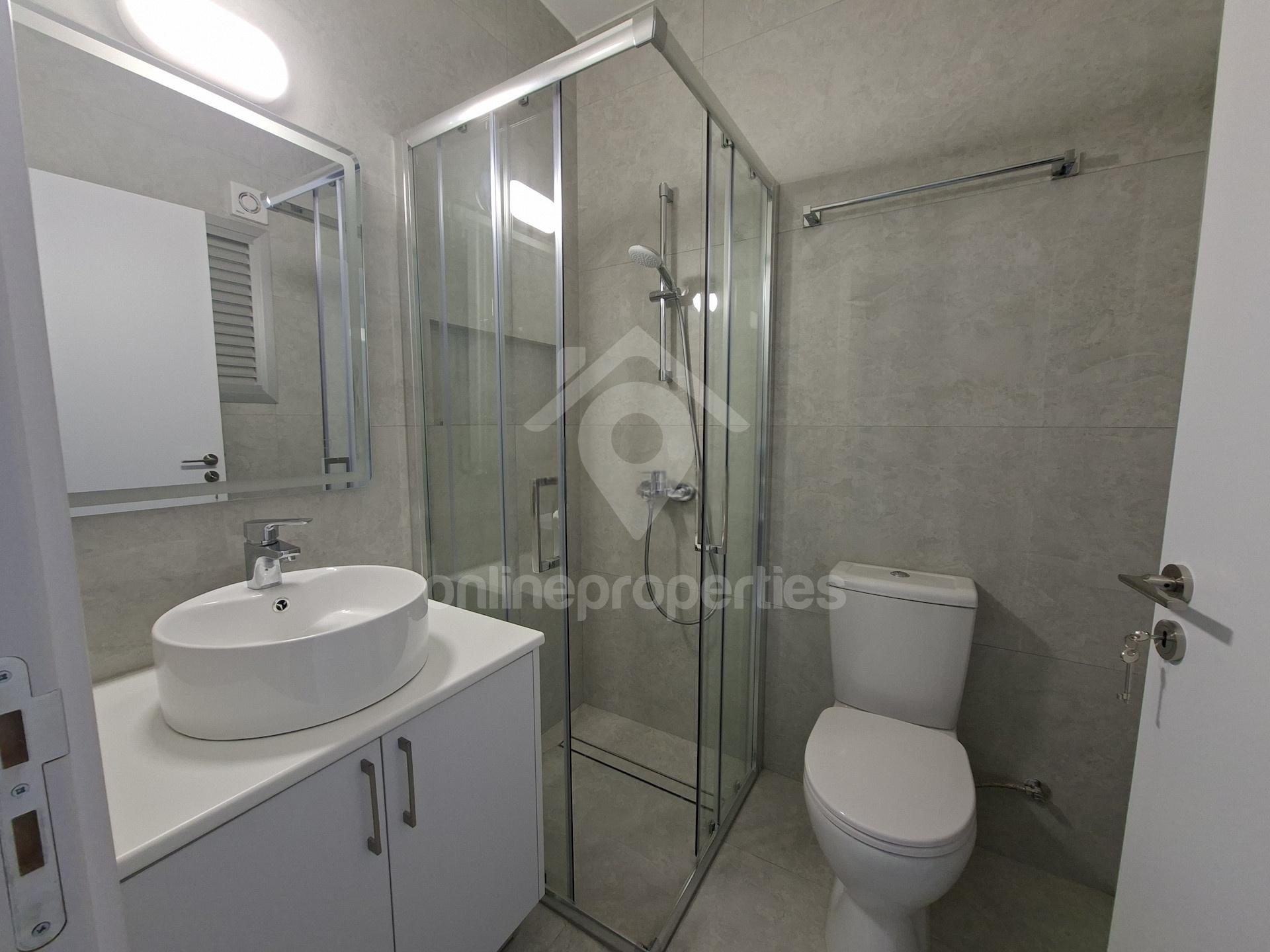 To change image, hover mouse over thumbnails below