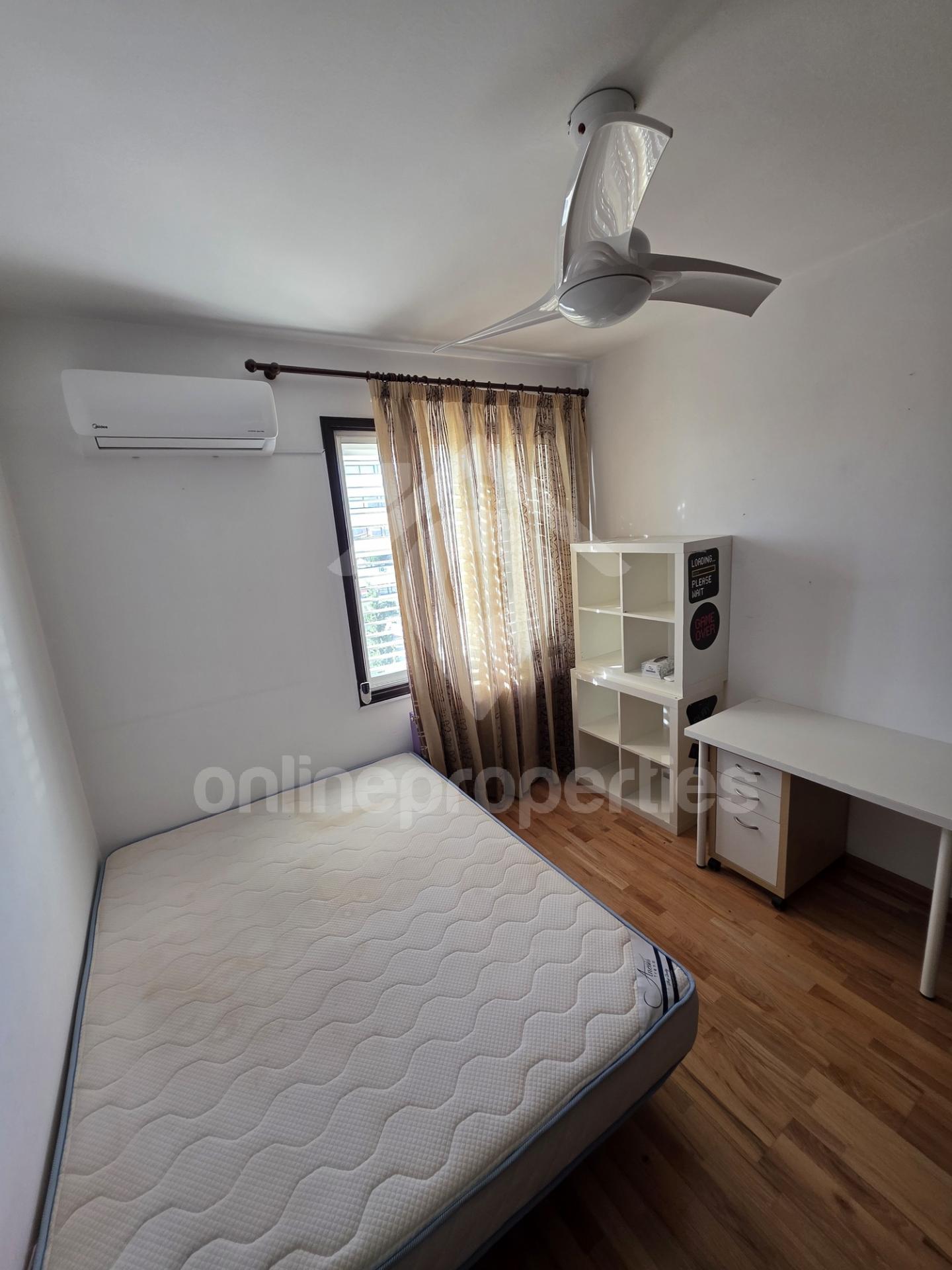 To change image, hover mouse over thumbnails below