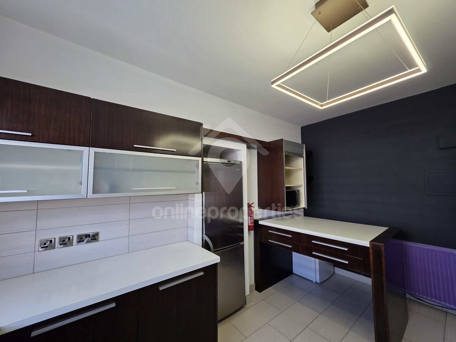 To change image, hover mouse over thumbnails below