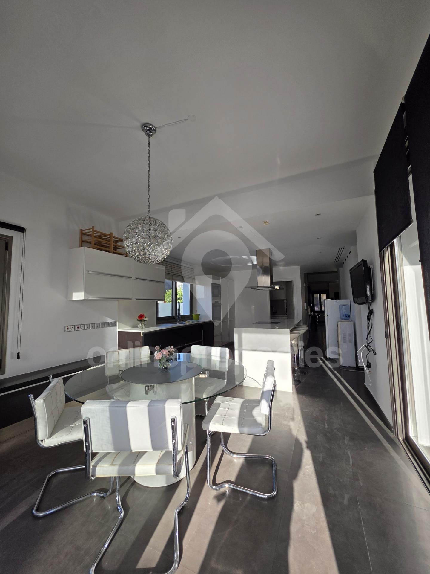 To change image, hover mouse over thumbnails below