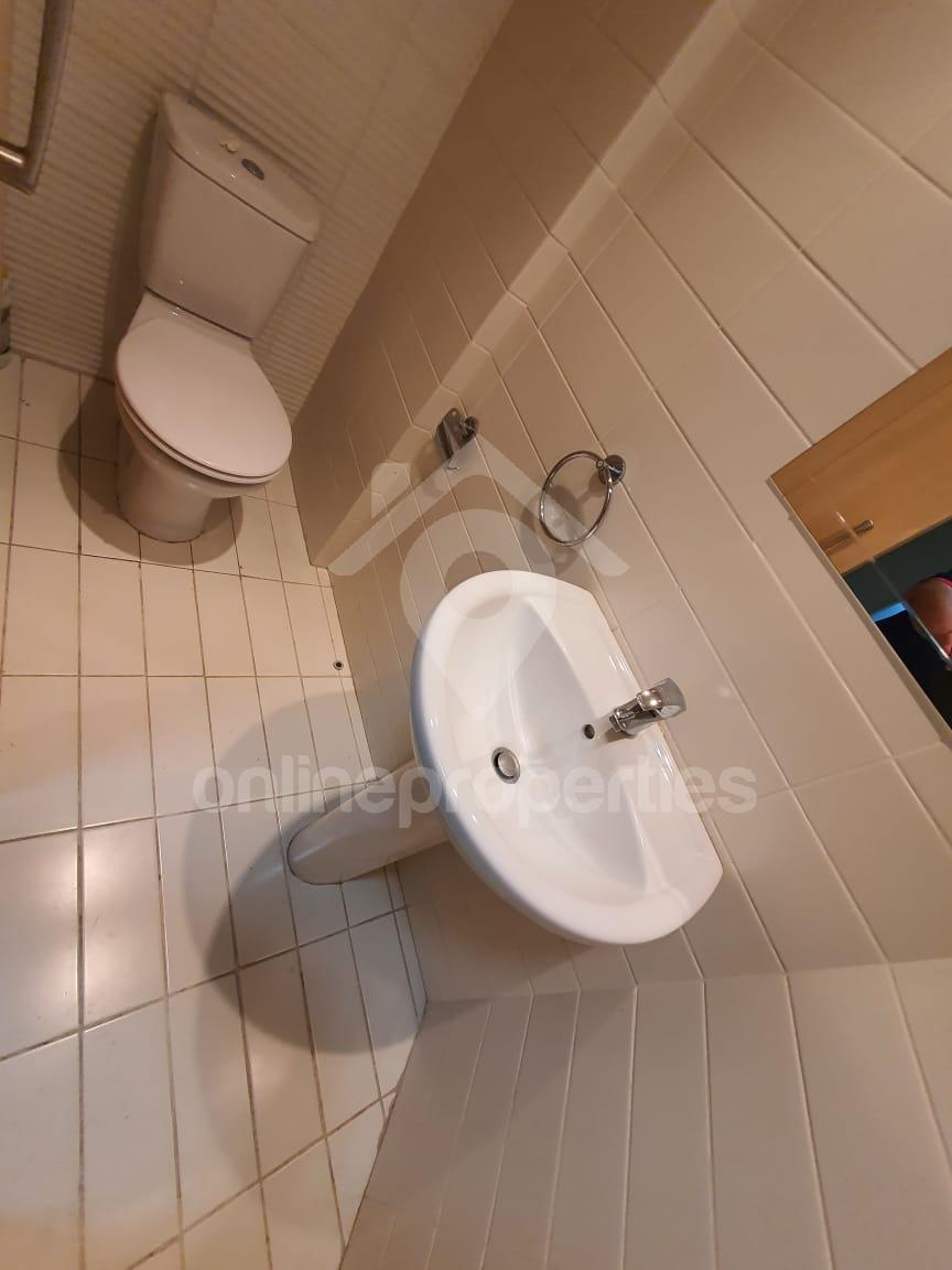 To change image, hover mouse over thumbnails below