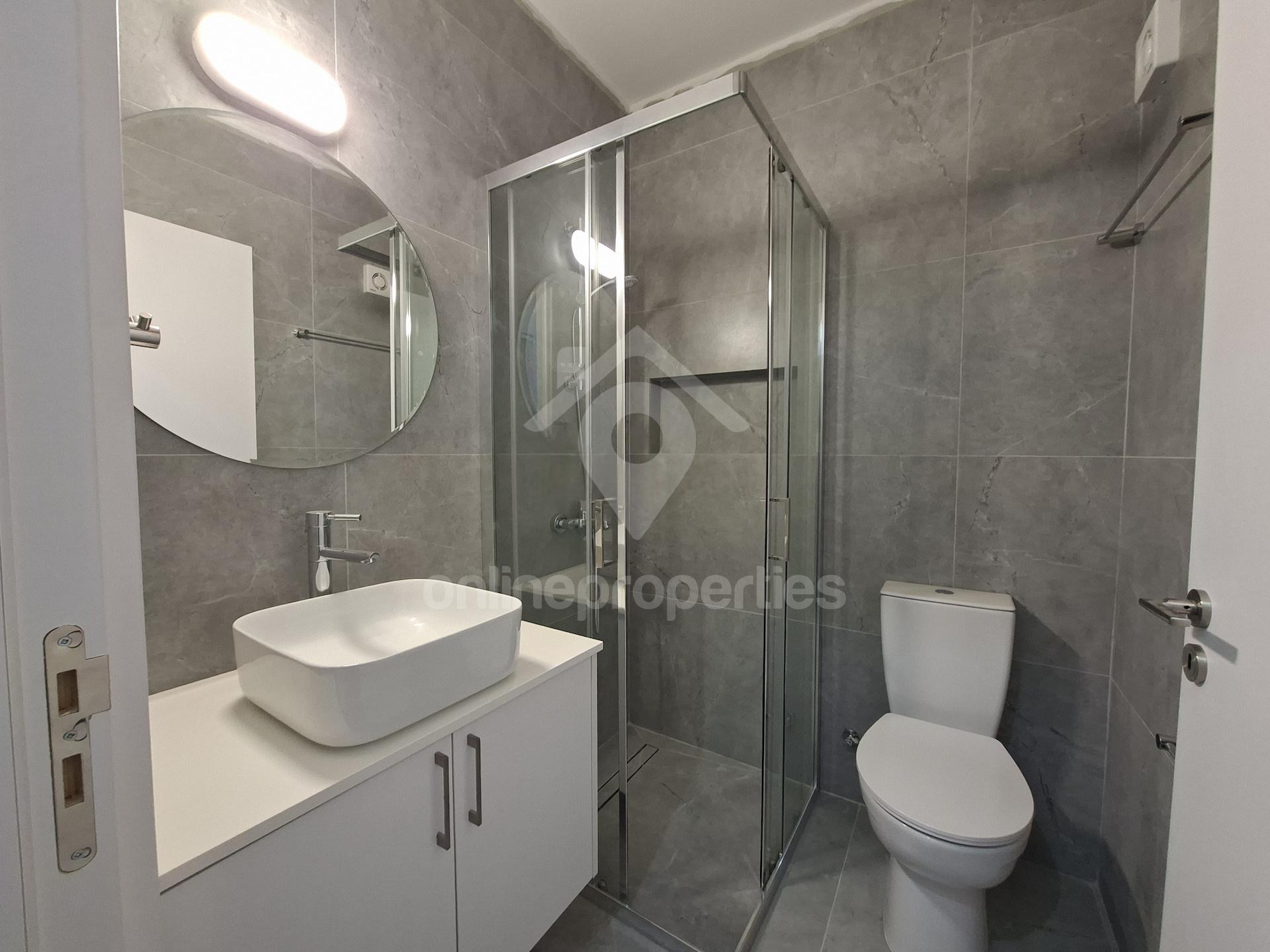 To change image, hover mouse over thumbnails below