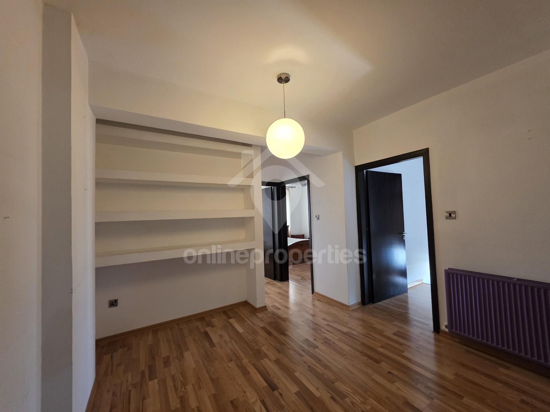 To change image, hover mouse over thumbnails below