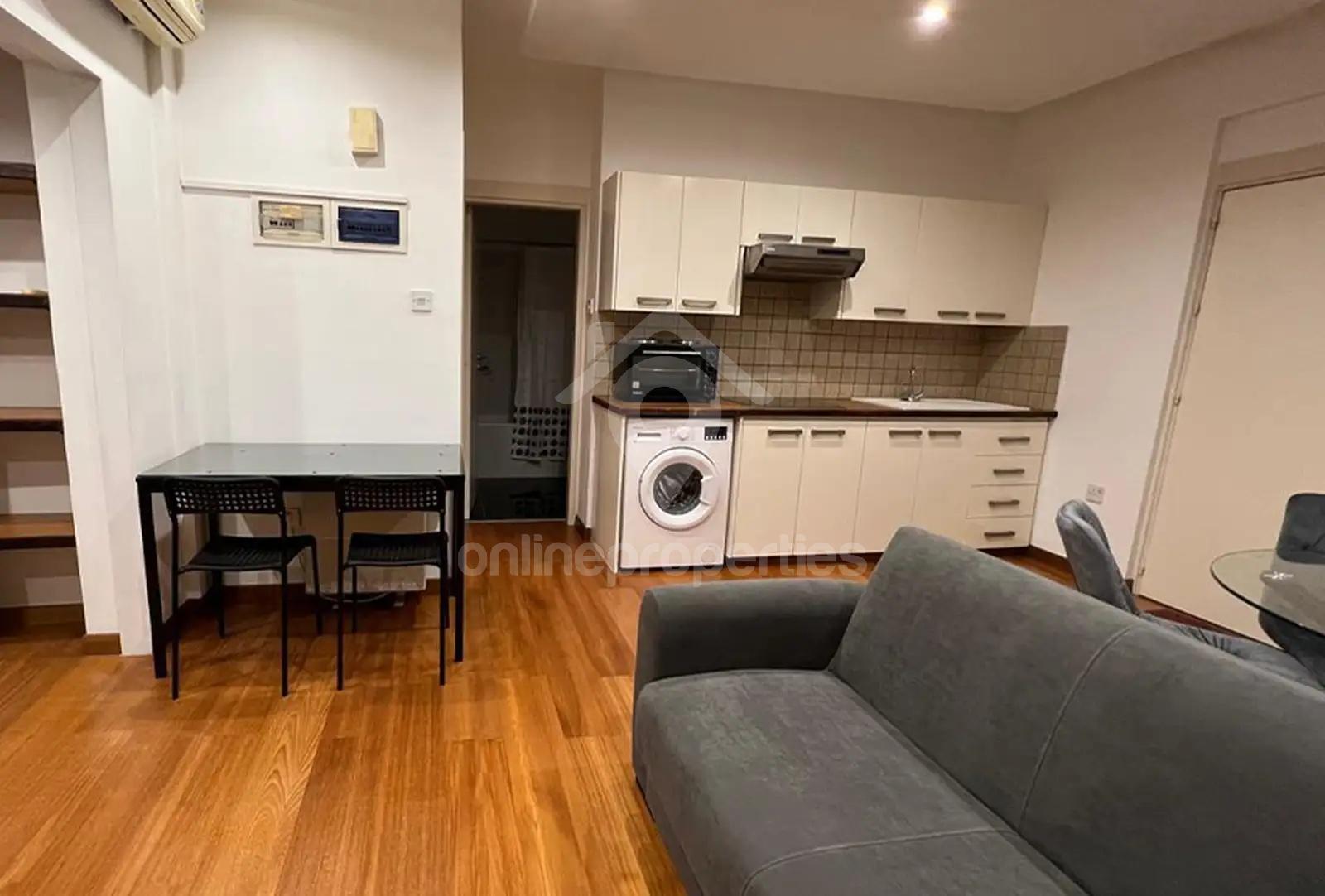 To change image, hover mouse over thumbnails below