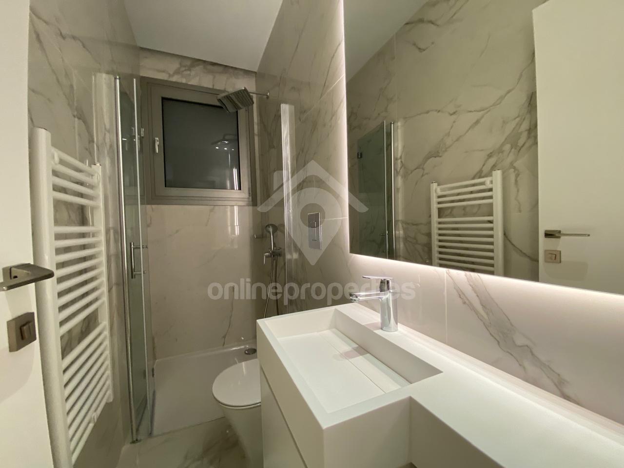 To change image, hover mouse over thumbnails below