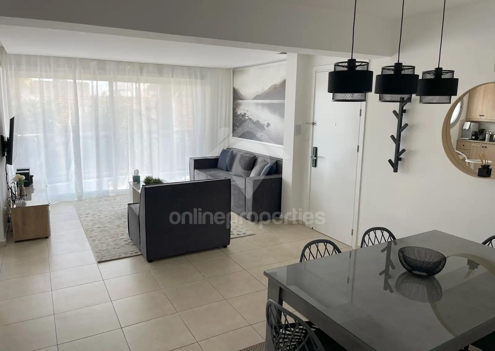 To change image, hover mouse over thumbnails below