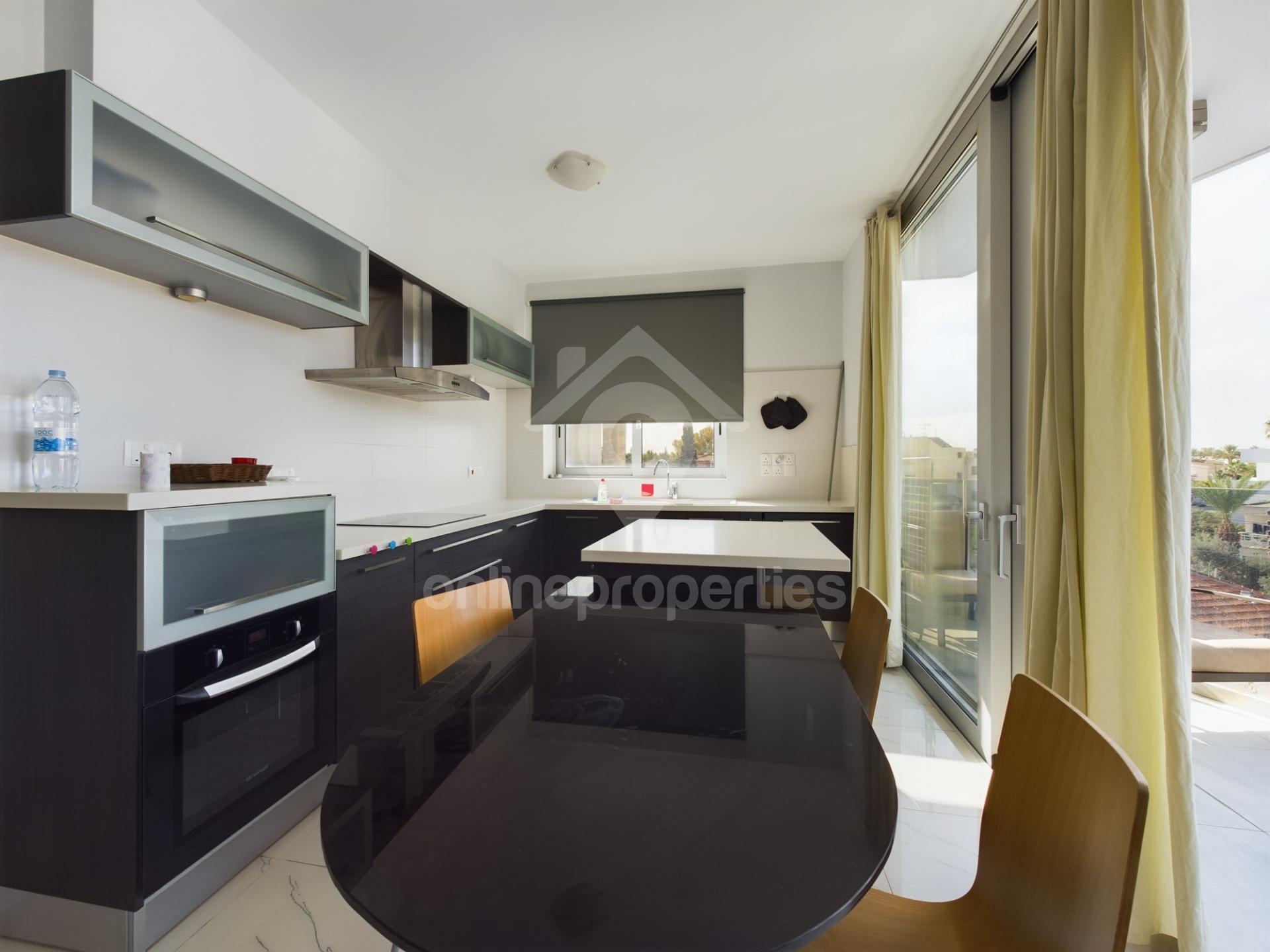 To change image, hover mouse over thumbnails below