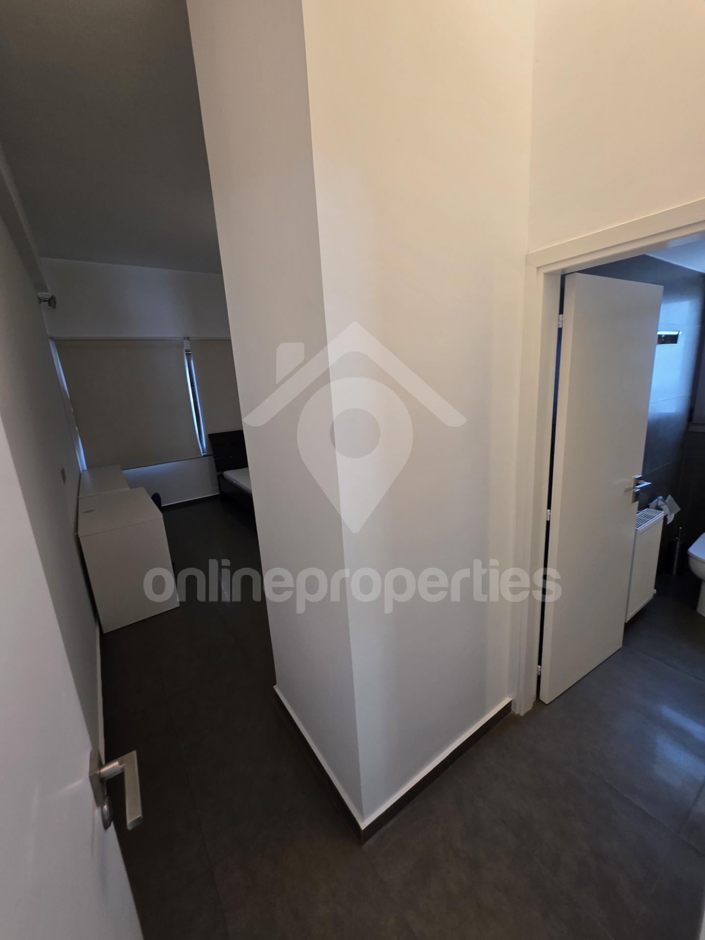 To change image, hover mouse over thumbnails below