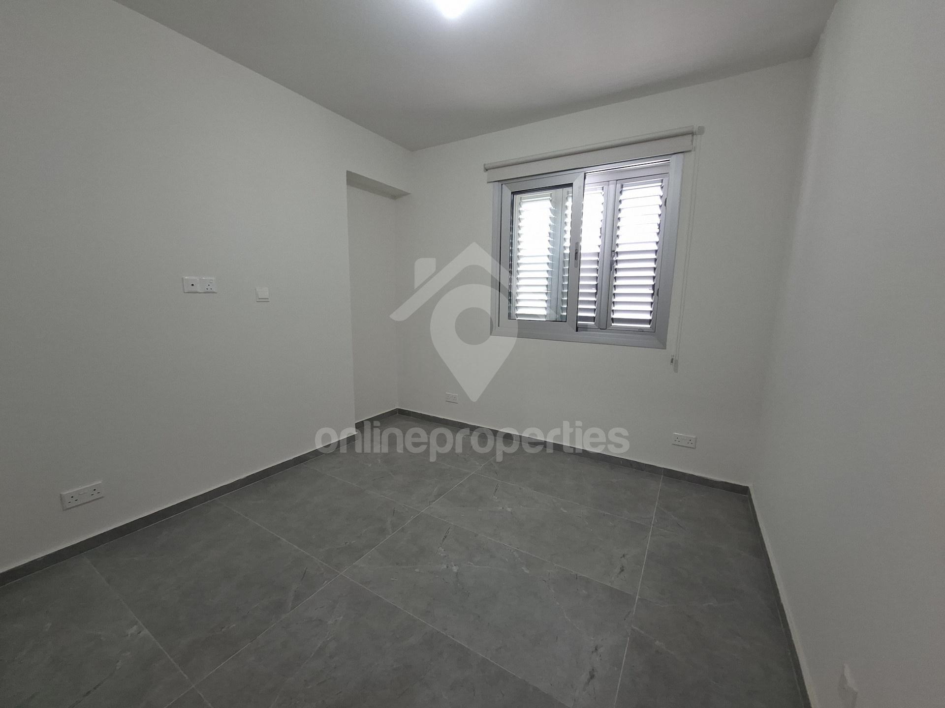 To change image, hover mouse over thumbnails below