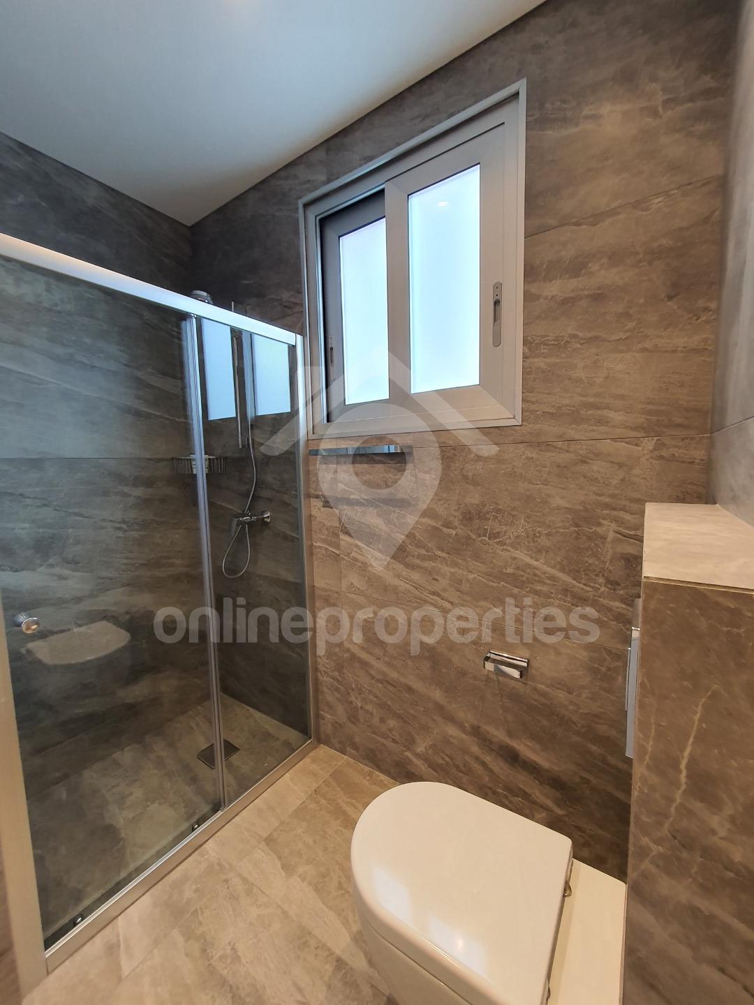 To change image, hover mouse over thumbnails below