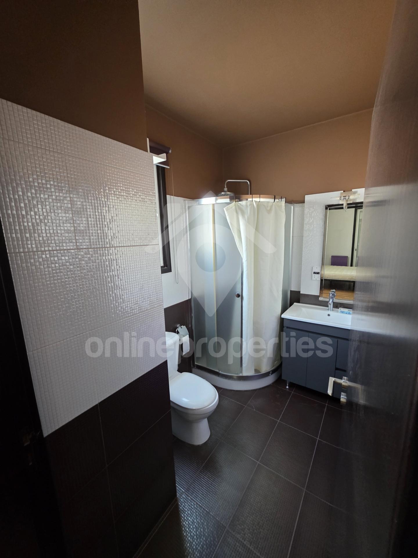 To change image, hover mouse over thumbnails below