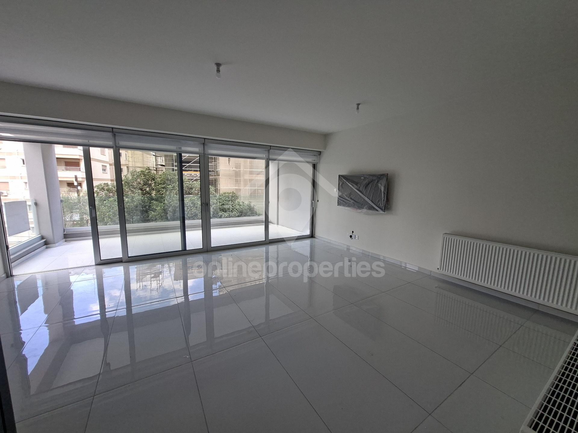 To change image, hover mouse over thumbnails below