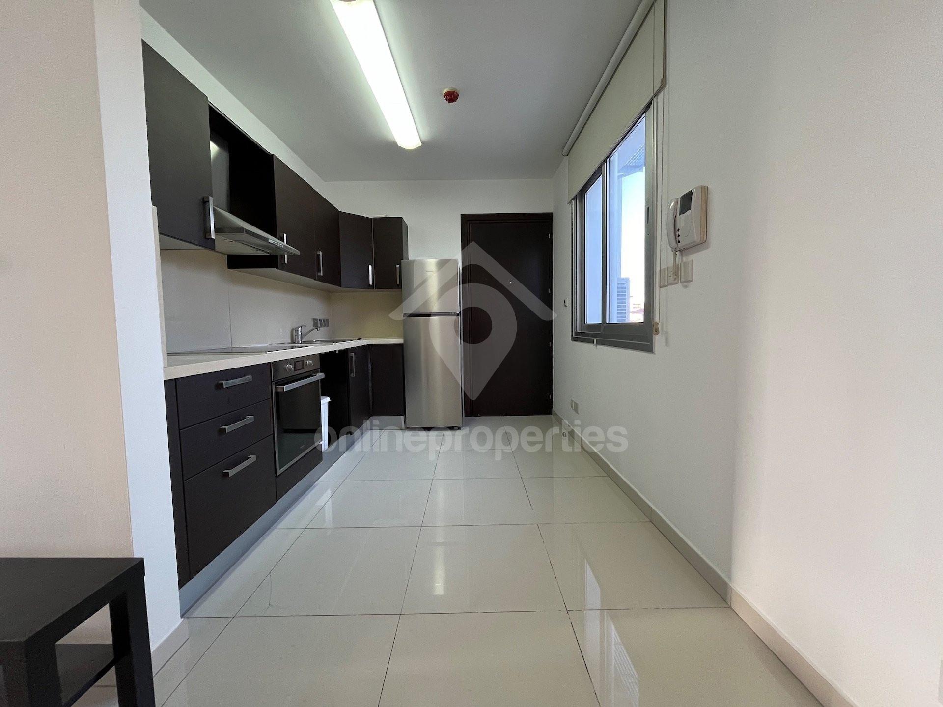 To change image, hover mouse over thumbnails below