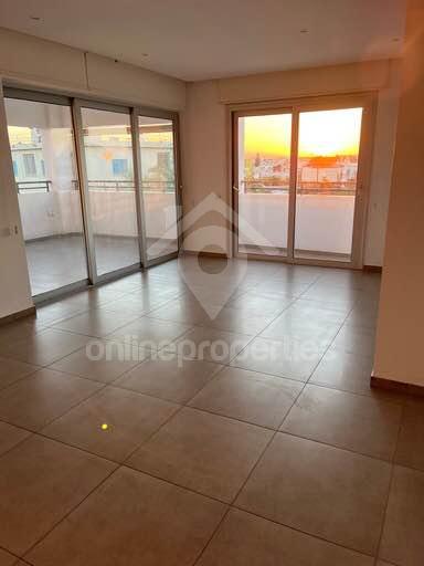 To change image, hover mouse over thumbnails below