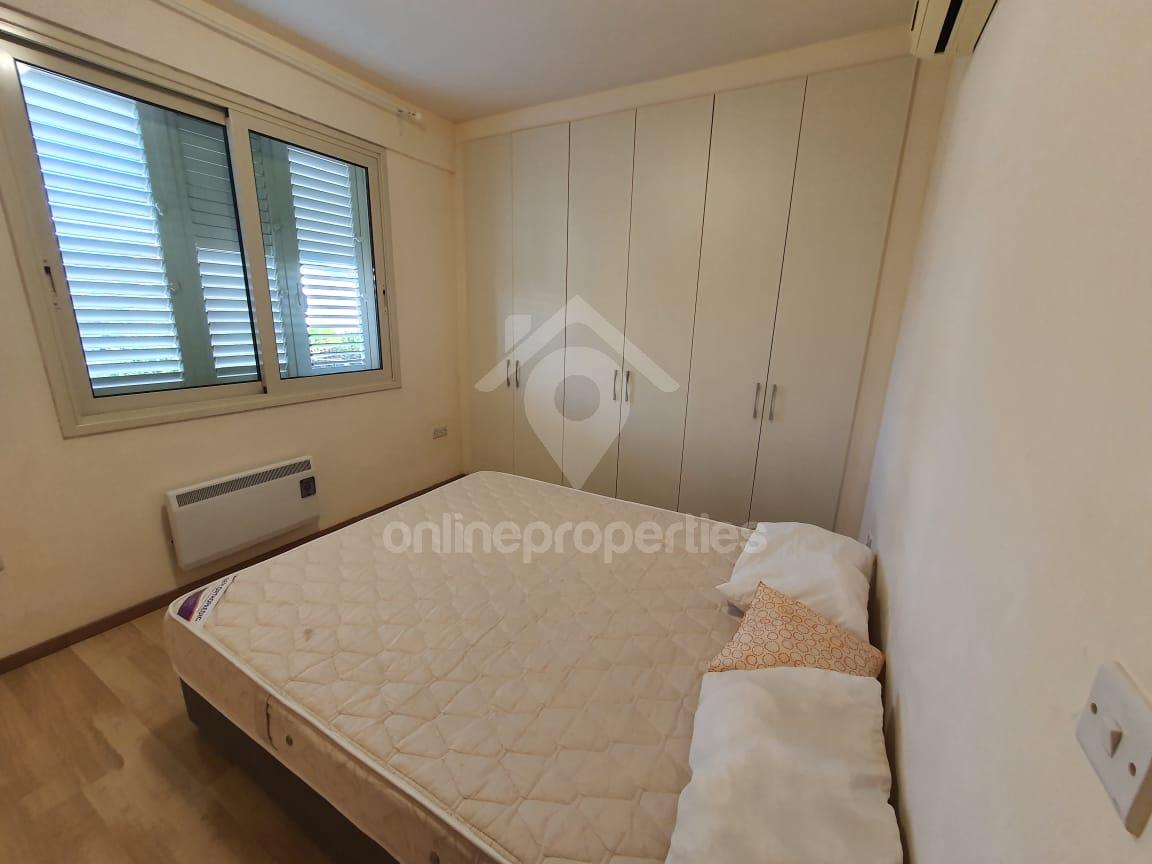 To change image, hover mouse over thumbnails below