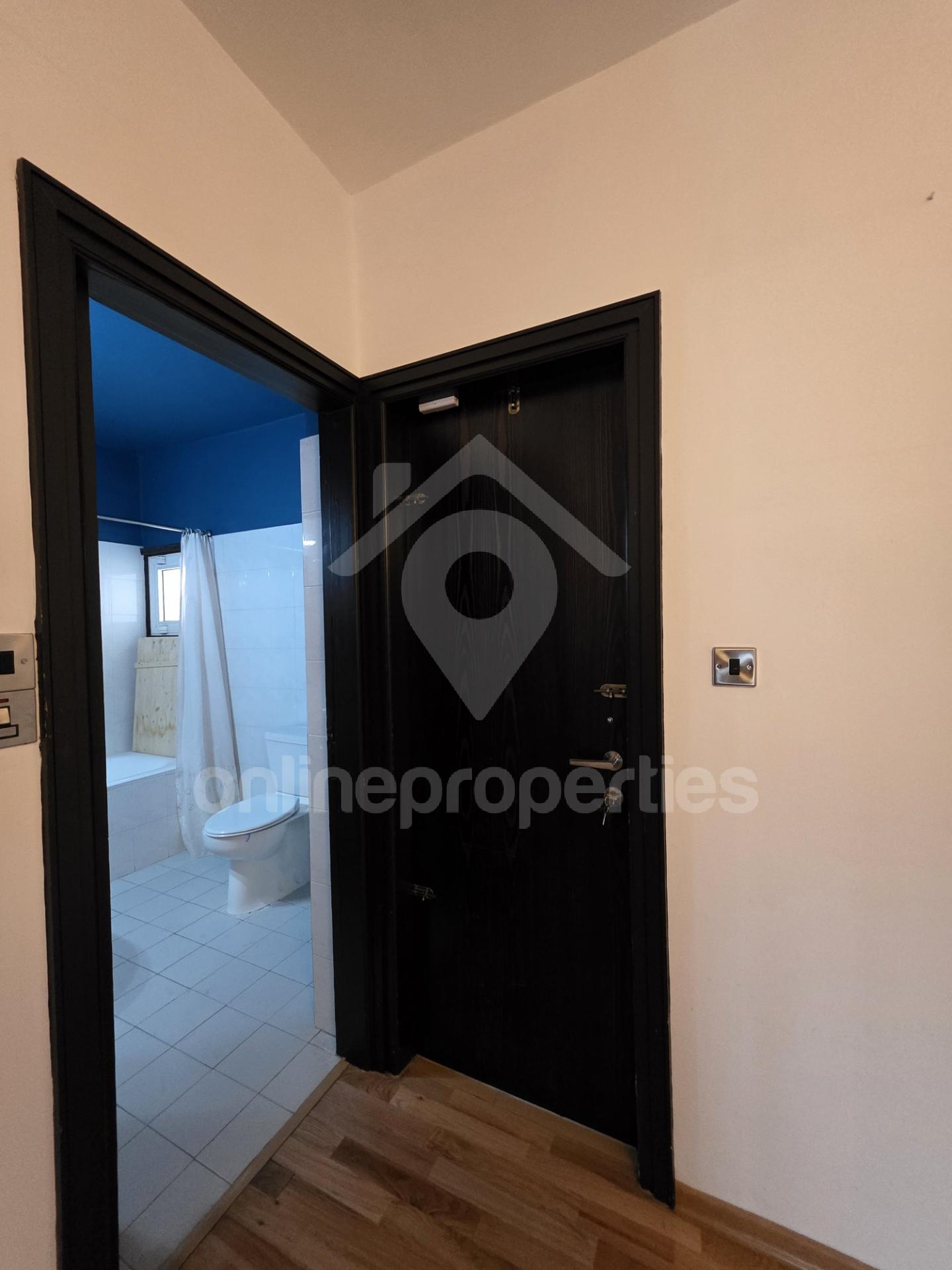 To change image, hover mouse over thumbnails below