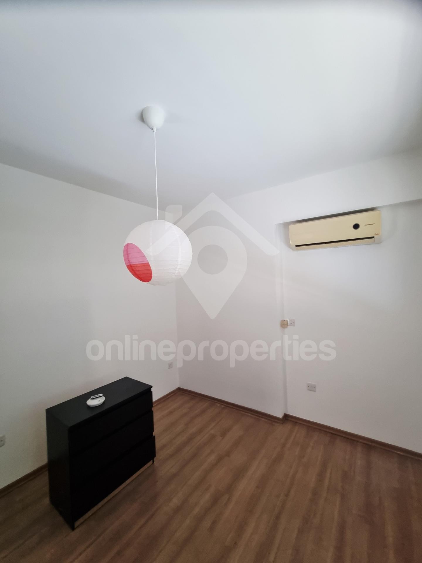 To change image, hover mouse over thumbnails below