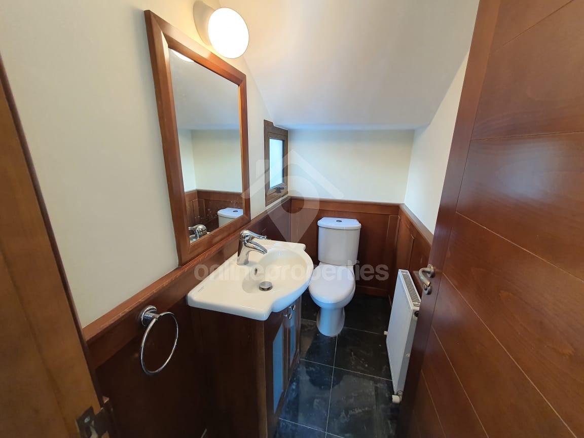 To change image, hover mouse over thumbnails below