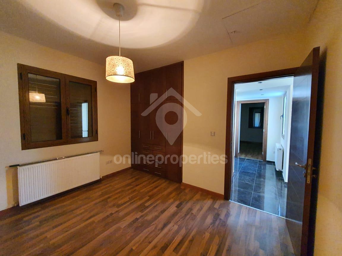 To change image, hover mouse over thumbnails below