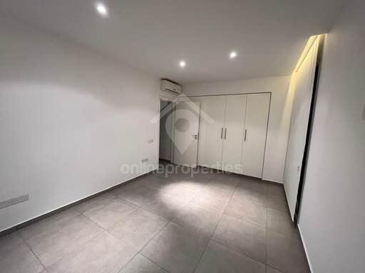 To change image, hover mouse over thumbnails below