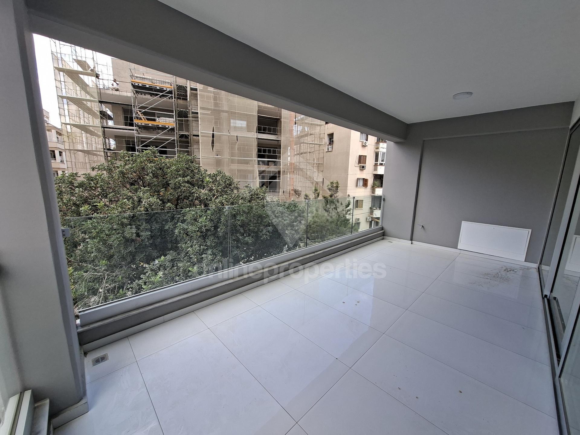 To change image, hover mouse over thumbnails below