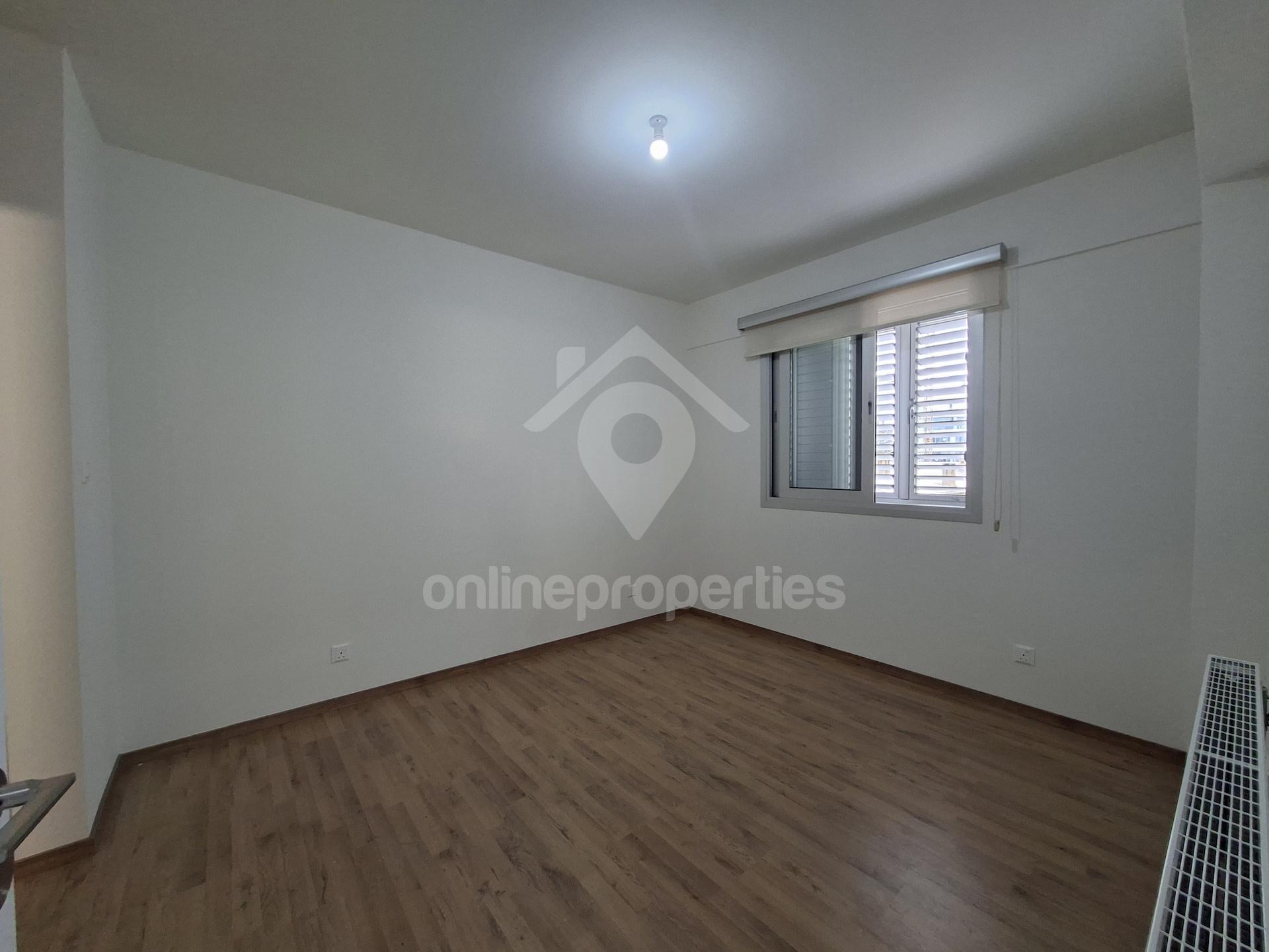 To change image, hover mouse over thumbnails below