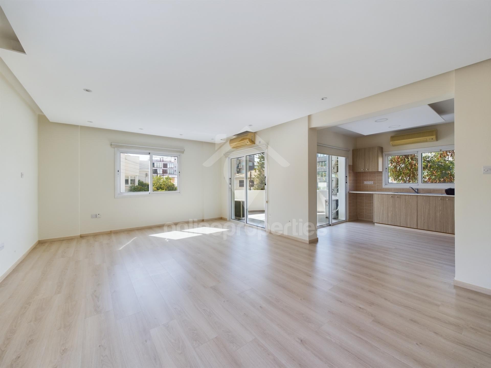 To change image, hover mouse over thumbnails below