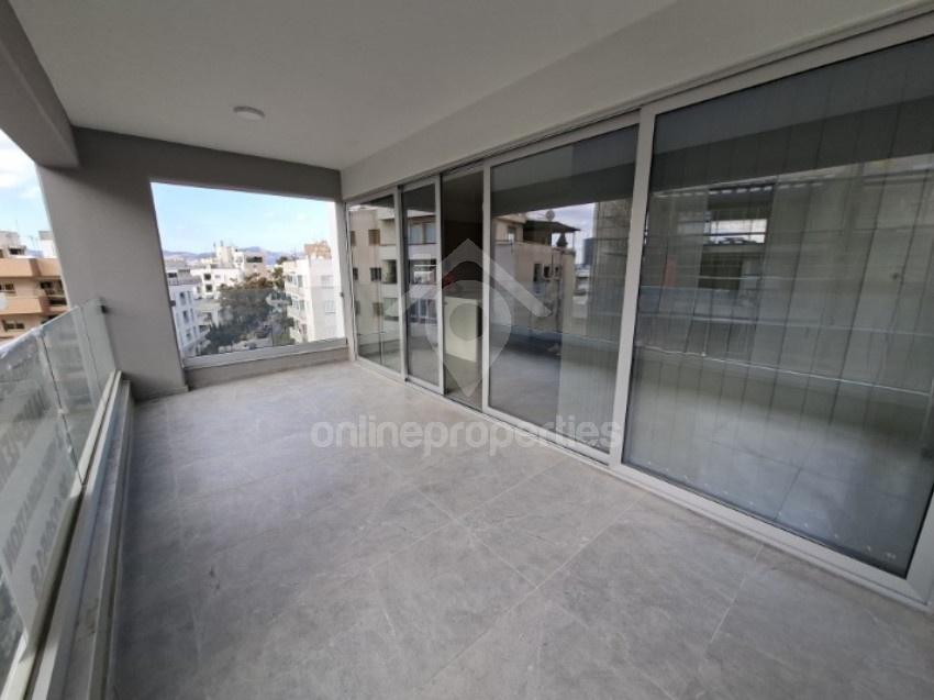 To change image, hover mouse over thumbnails below