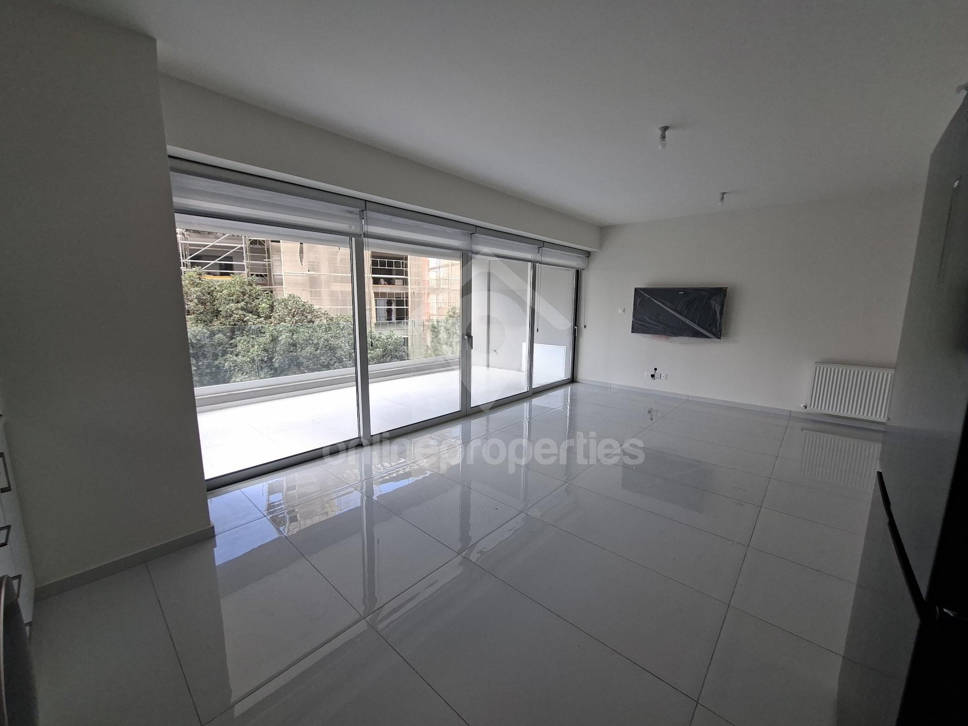 To change image, hover mouse over thumbnails below