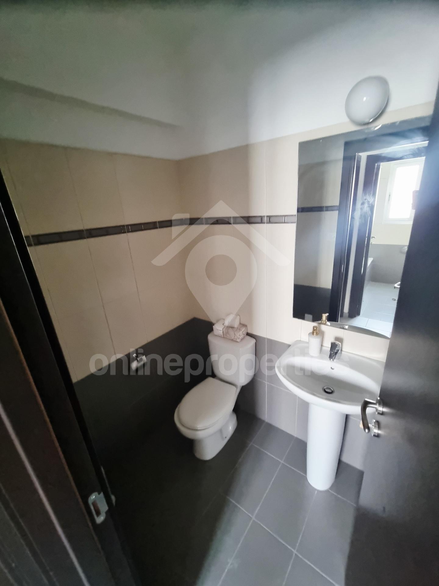 To change image, hover mouse over thumbnails below