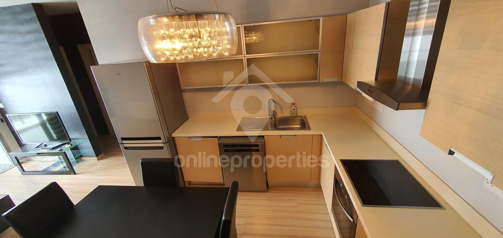 To change image, hover mouse over thumbnails below