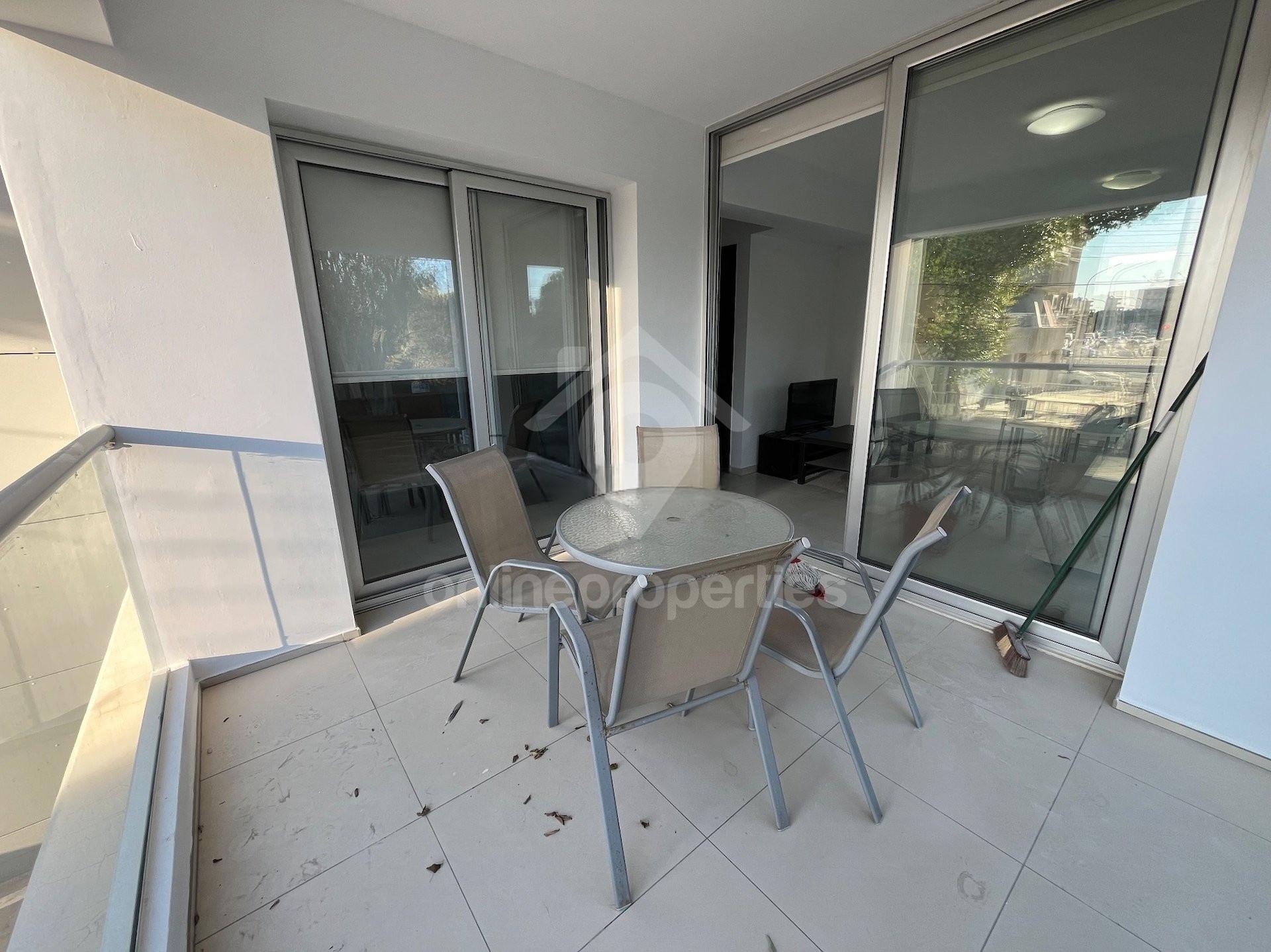 To change image, hover mouse over thumbnails below