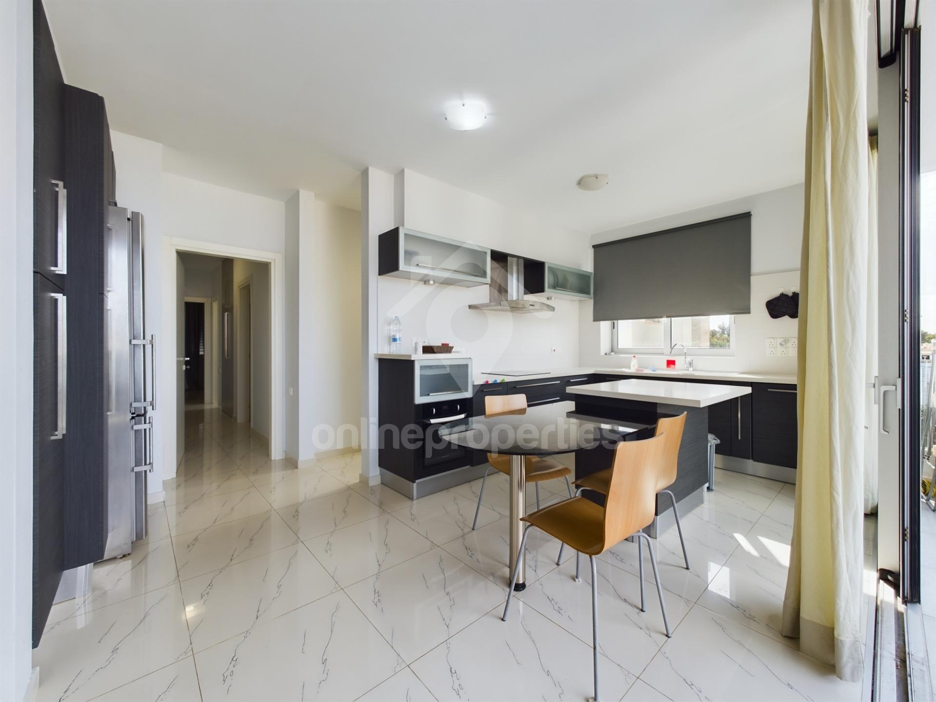 To change image, hover mouse over thumbnails below