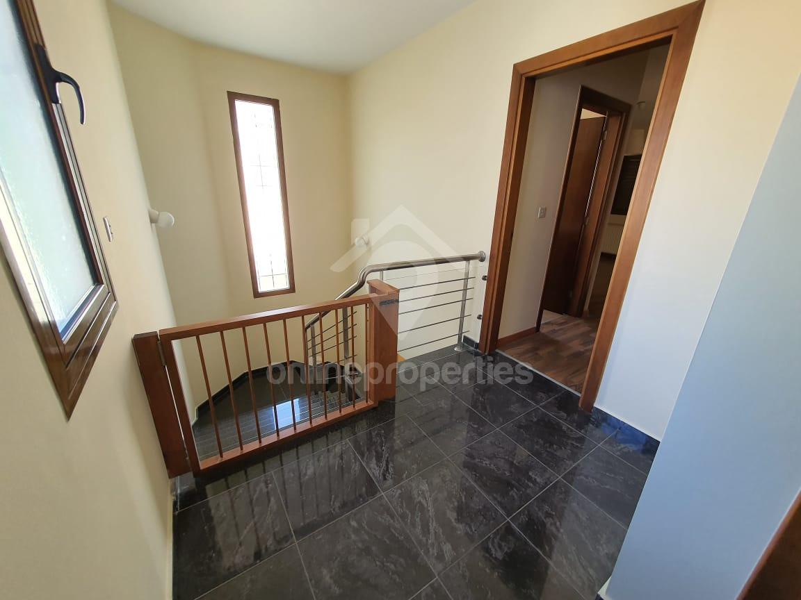 To change image, hover mouse over thumbnails below