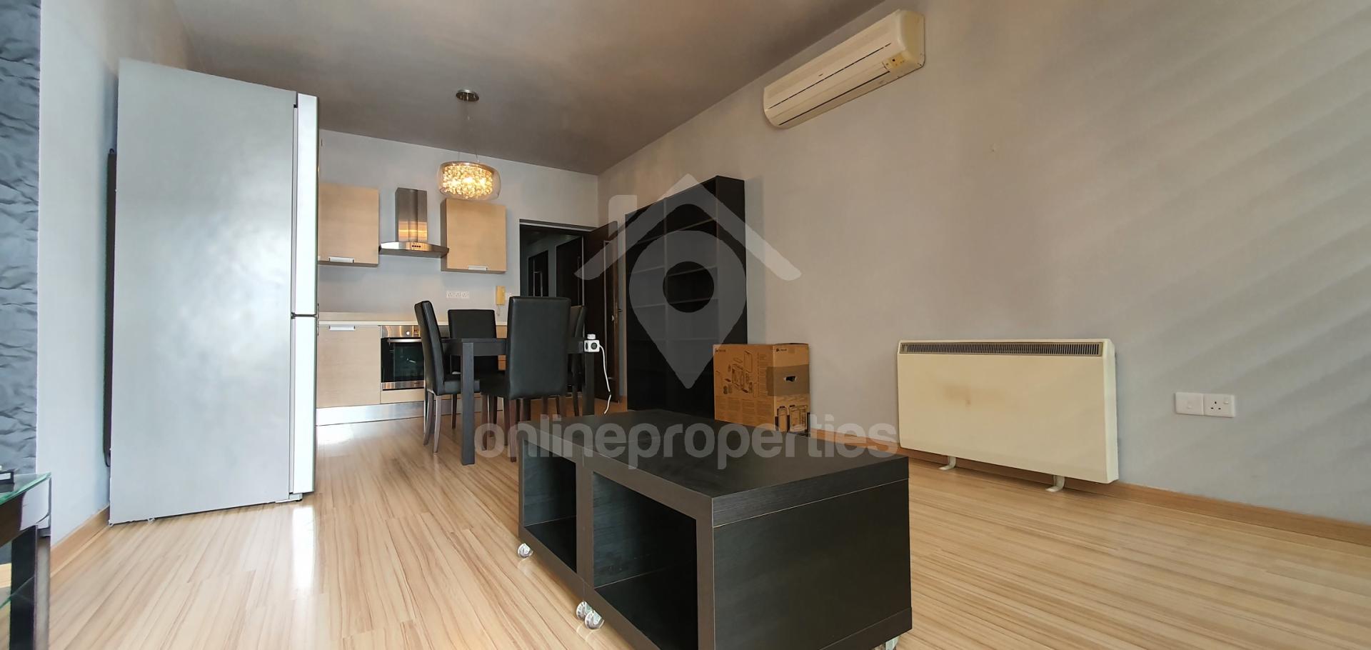 To change image, hover mouse over thumbnails below